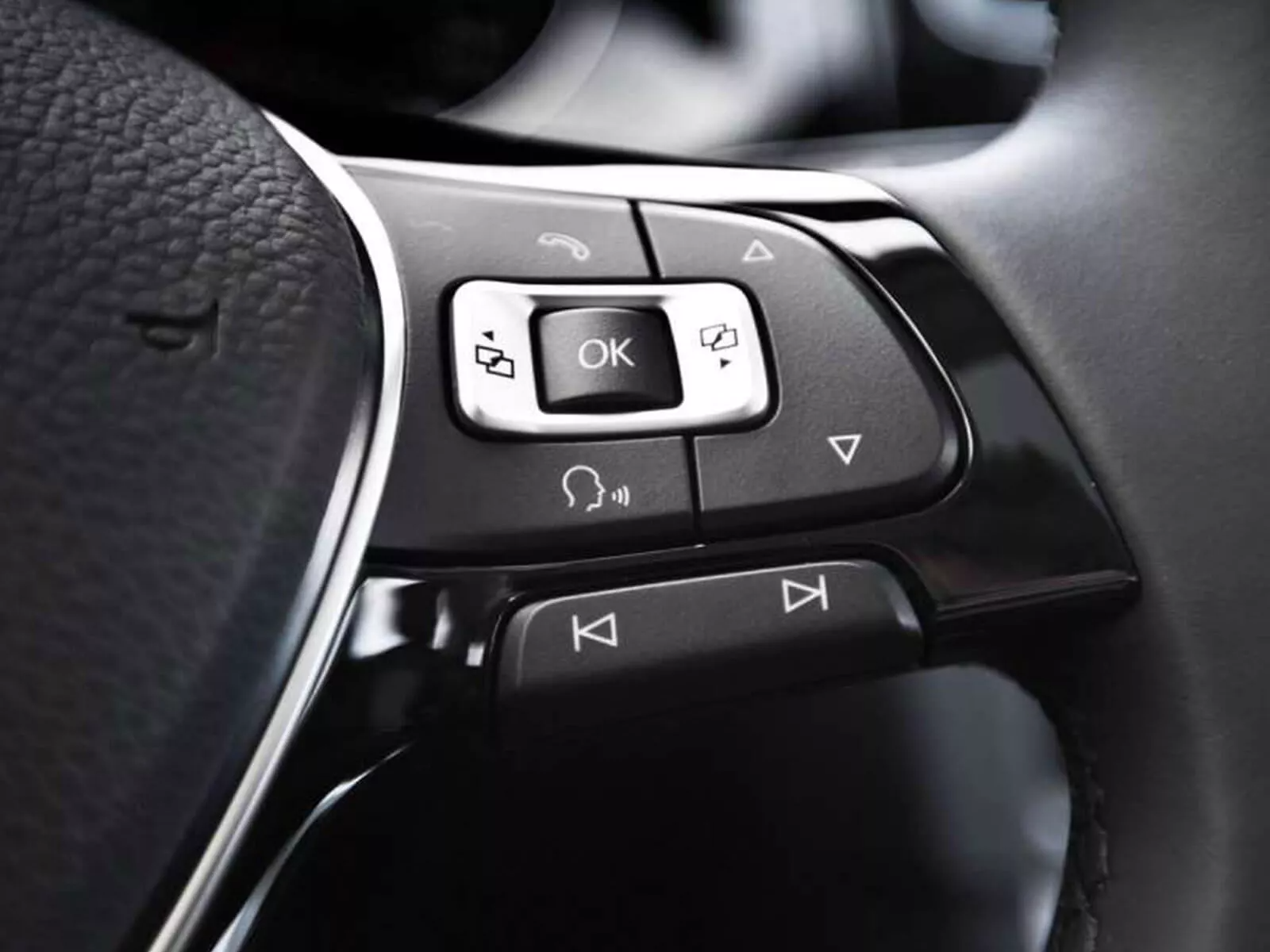 Steering Mounted Audio Control illustration