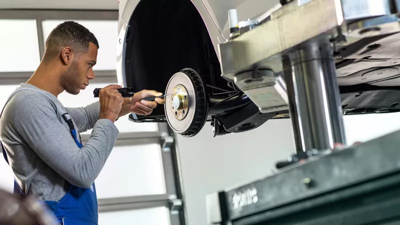 This winter, it’s time to go the distance<br/><span class='font-extralight'>Get your Volkswagen’s brakes checked today</span>